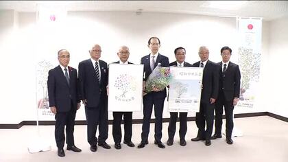 「柔らかな色合いを表現」昭和かすみ草のロゴマークを知事に報告