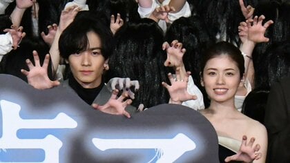 観客200人が“貞子化”！小芝風花＆川村壱馬を貞子軍団が襲撃…”SNSで呪い拡散?