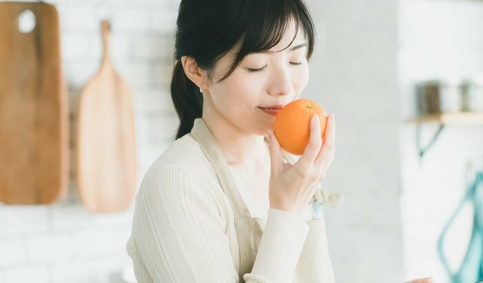 女性は匂いに対する感度も高い?(画像:イメージ)