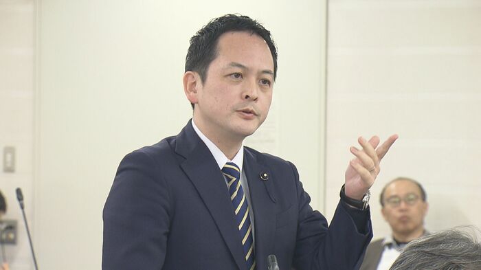 知事に再質問する山浦光一郎県議