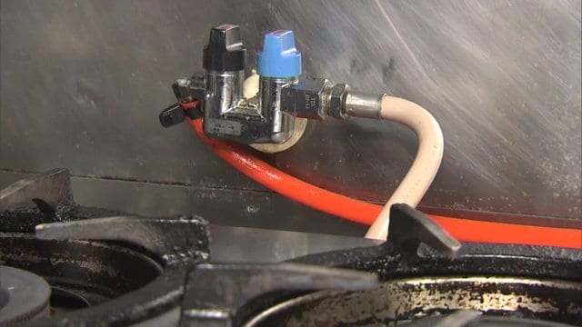 燃えやすいものを周りに置かない