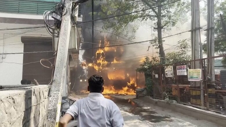 インドの宿泊施設で火災21人死亡　多くが治療目的の外国人｜FNNプライムオンライン