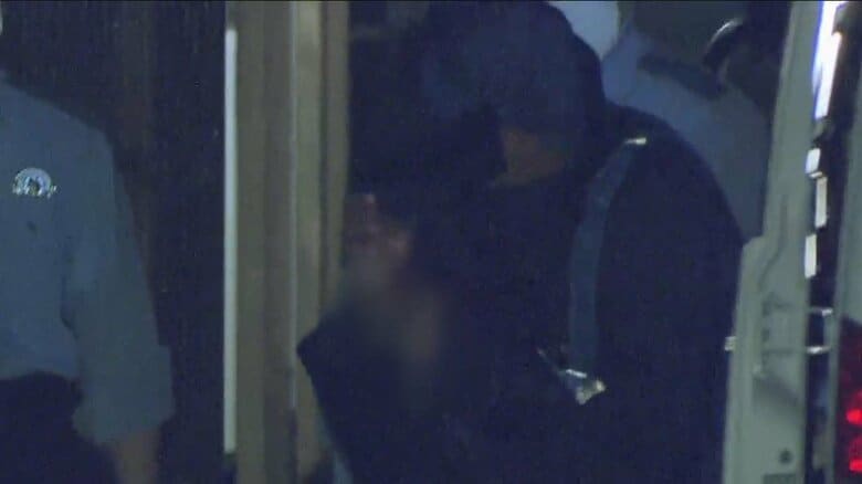 自分が指名手配犯と知らず免許更新…2年前に住宅から1億円超窃盗　36歳男を逮捕｜FNNプライムオンライン