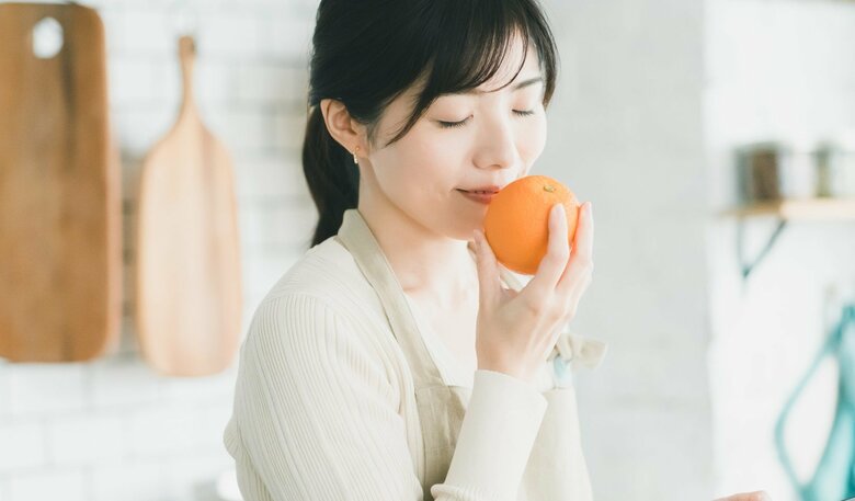 女性は匂いに対する感度も高い？（画像：イメージ）