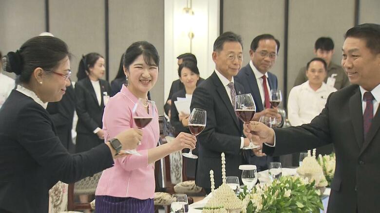 ルアンパバーンの昼食会