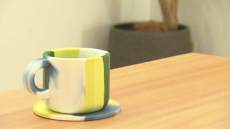 軽くて割れないゴムのマグカップ