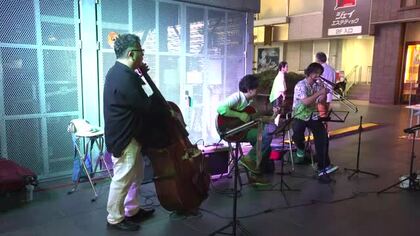 月1回の「投げ銭ライブ」で街を元気に　富山の「トリコロール ジャズトリオ」が10年以上続ける理由