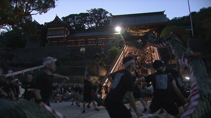 長崎くんち五嶋町の龍踊 「より速くより高くより勢いよく」龍衆