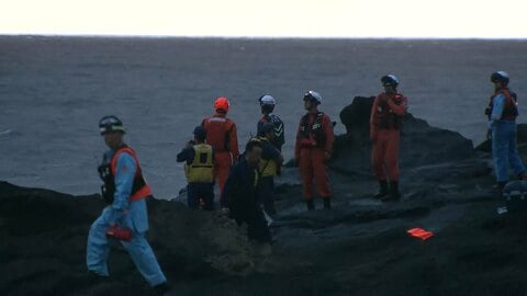 海で流され小学5年生男児行方不明　同級生3人と岩場で遊び高波にさらわれたか　ライフジャケット着用せず　神奈川・三浦市