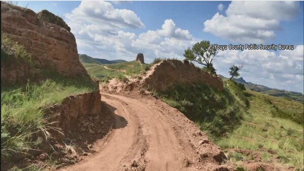 近道作るため」万里の長城を重機で破壊…男女を拘束 警察「取り返しの