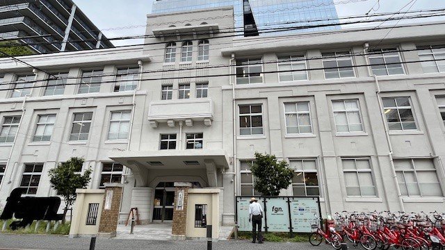 福岡市中心部にある廃校をスタートアップ支援の拠点に