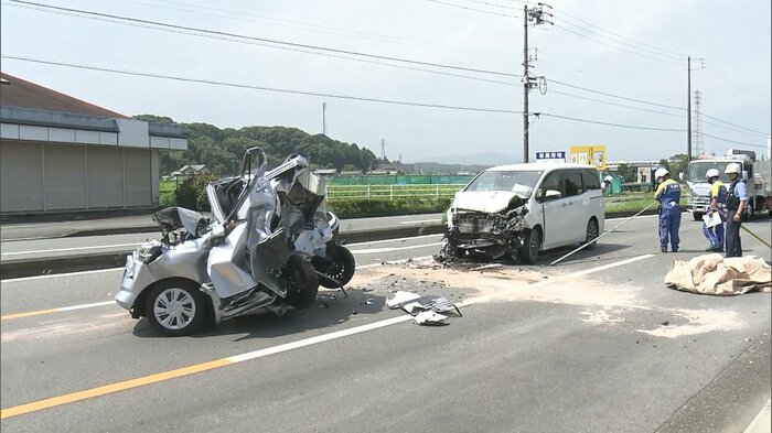 3台玉突き事故の現場