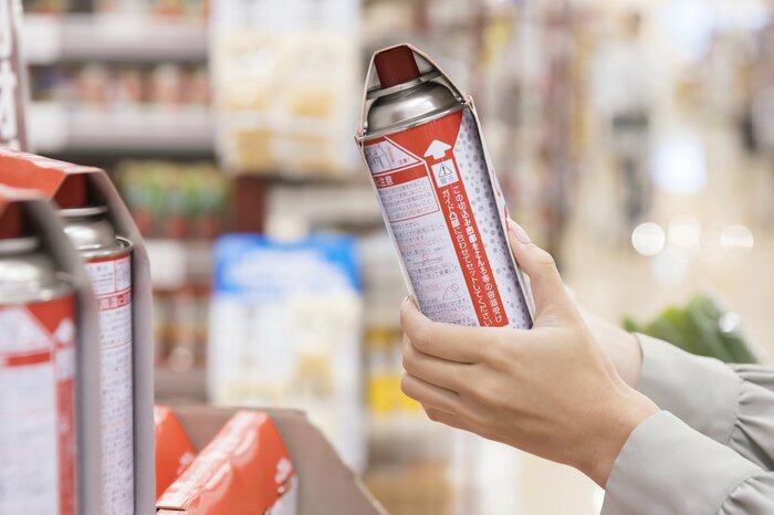 カセットボンベは製造後7年以内を目安に使い切ろう（画像：イメージ）