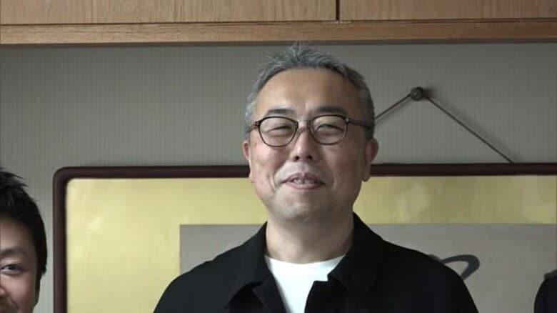 『Dr.アシュラ』作者が地元・三条市へ！ドラマで使用されている“阿修羅ストラップ”も三条市の企業が製造「もっと三条が盛り上がれば」新潟｜FNNプライムオンライン