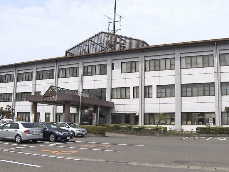 設置された柵の「馬の通路側」に…神社の祭りで80歳男性が馬とぶつかり重傷 騒ぎで54歳女性も転倒しケガ｜FNNプライムオンライン
