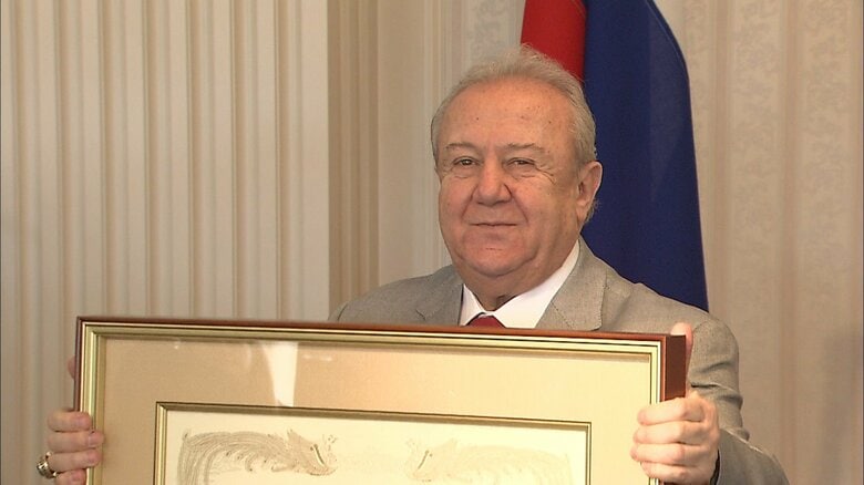 日本とロシアの国交回復に努めた鳩山一郎元首相の銅像を制作したロシア人彫刻家ズラブ・ツェレテリ氏死去　91歳｜FNNプライムオンライン