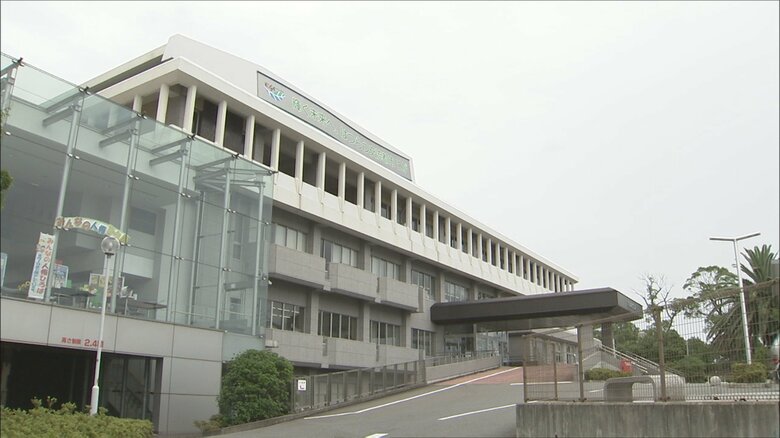 【参院選】母親になりすまして娘が投票か　受付係が年齢に違和感　公選法違反（詐欺投票）の疑いで警察に通報　「正しく記載されていれば有効票として扱う」　福岡県古賀市の投票所｜FNNプライムオンライン