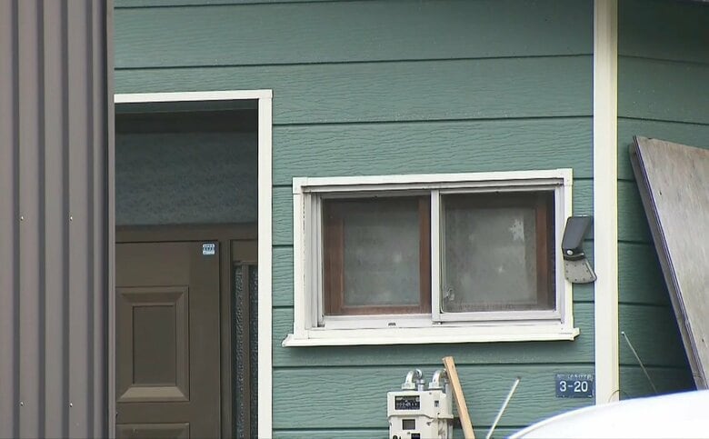 【速報】「30分前に家族3人を殺した」自ら警察官に告げた40代の男…住宅1階で倒れている男女3人を発見、いずれも搬送先の病院で死亡確認＿殺人容疑視野に調べる＜札幌市北区新琴似＞｜FNNプライムオンライン