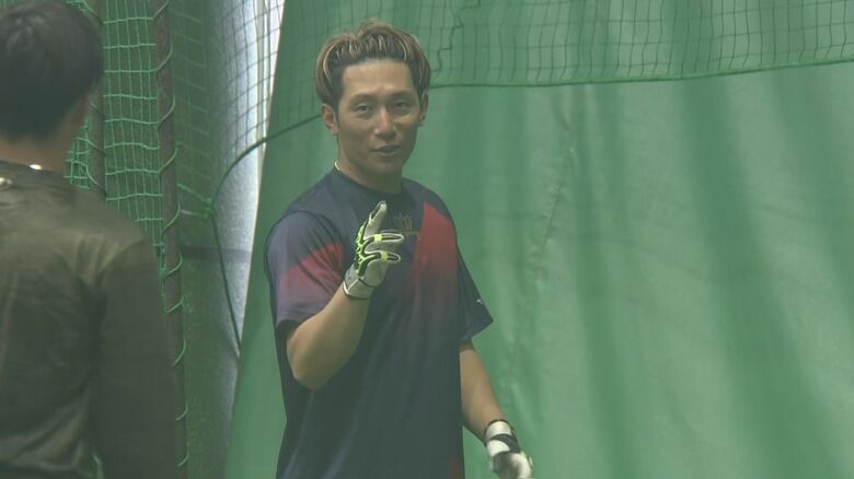 23年2月のキャンプ。西川は後輩の指導をする姿が目立った