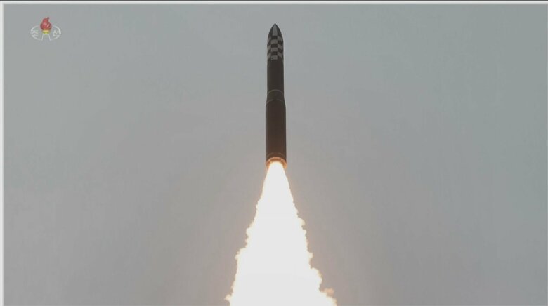 朝鮮中央テレビが公開した「火星18型」の写真