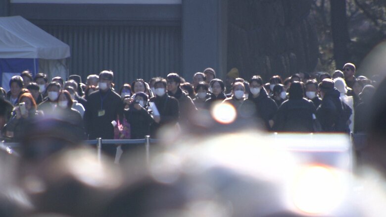 新年一般参賀に向かう人々