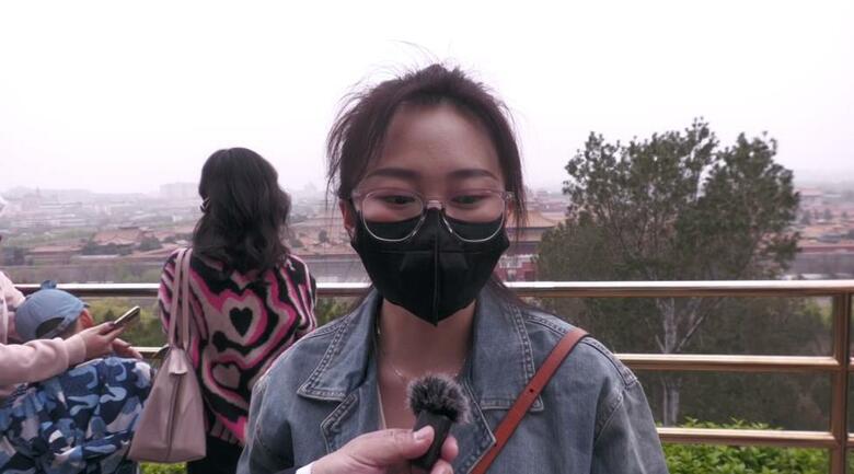 坂本さんの訃報に「突然ですね」と言葉を失っていた女性