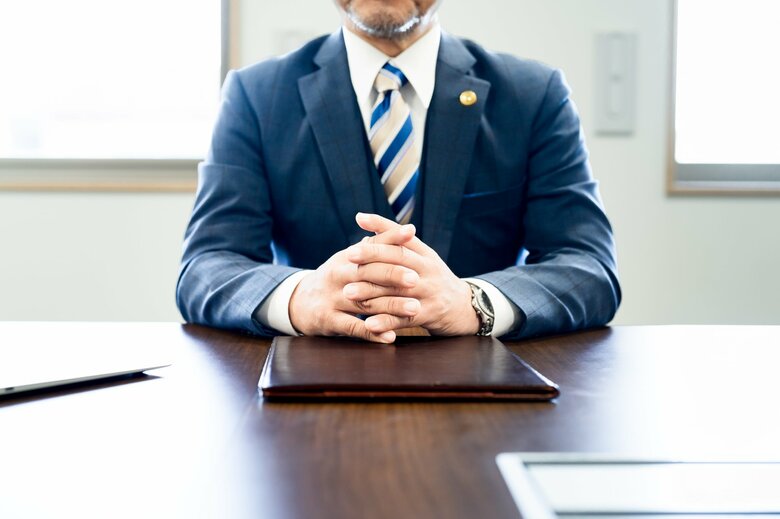 由香里さんはハラスメント相談窓口に…　イメージ映像