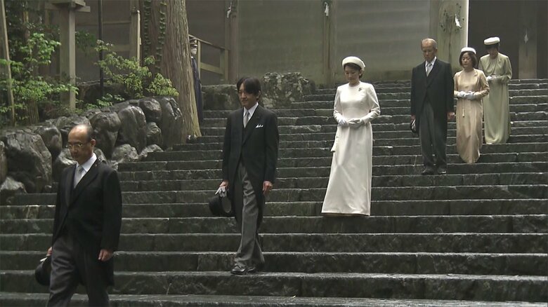 伊勢神宮を参拝される秋篠宮ご夫妻（21日）