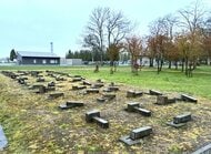 囚人墓地「墓石60基ぐらいが倒されている」霊園の1区画すべての墓石が倒される…中には土台部分からひっくり返されているものも…器物損壊事件として捜査〈北海道月形町〉
