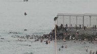 モロッコから不法移民スペイン飛び地へ　1000人規模がセウタに　浮輪で海を　フェンス突破も　警備強化へ軍投入