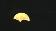 「中秋の名月」立山連峰から月の出…今年は8年ぶり満月