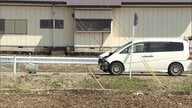 小学生とみられる男児が心肺停止　高齢男性運転の普通乗用車との事故　車は前方が大きく破損　福島・猪苗代町