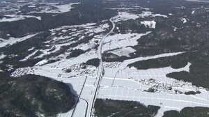 記録的大雪で国道8号は渋滞続く~福井~