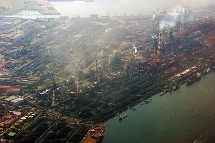 日鉄、豪州ブラックウォーター炭鉱へ投資 脱炭素取り組みを脅かす
