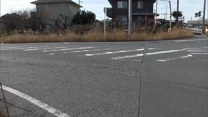 横断歩道で車にひかれた61歳男性搬送先で死亡　現場にタイヤの痕…ひき逃げか　さいたま市