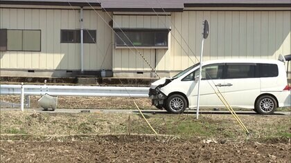 小学生とみられる男児が心肺停止　高齢男性運転の普通乗用車との事故　車は前方が大きく破損　福島・猪苗代町
