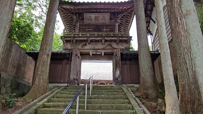 一乗谷を追われた義景は大野市清瀧にある洞雲寺へ