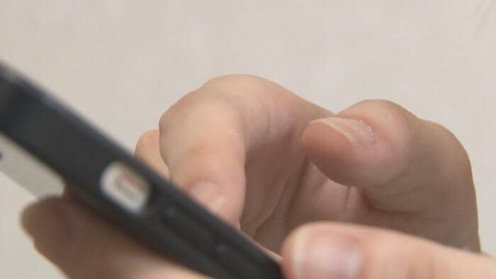 知らぬ間に闇バイトに加担させられた女性