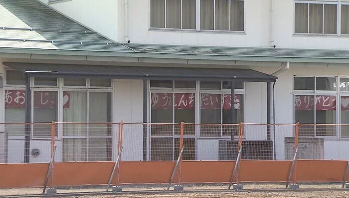 青木島遊園地に隣接する青木島児童センター(4月21日)