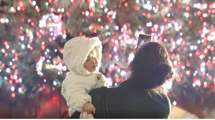 いつもとは違うクリスマスでも、街から笑顔が消えたわけではない