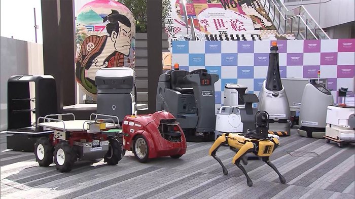 羽田に新複合施設がオープン ロボット30種以上が集結