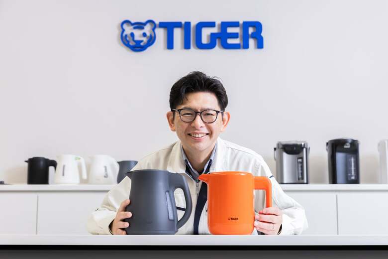 電気ポットで培った技術で “安心・安全×業界最速” を両立した電気ケトル。どのような思いから生まれたのか、初代モデルから携わる開発担当者に聞いてみた。