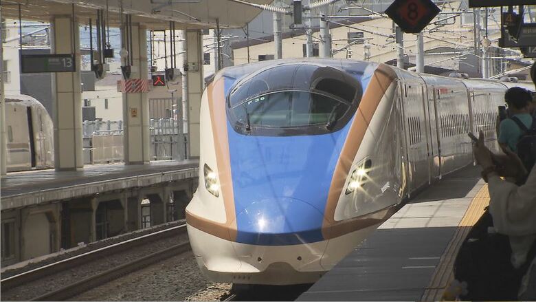 信州へ　お盆休みの入り込みピーク迎える　北陸新幹線乗車率140%の列車も　「家族で夏らしいことしたい」　Uターンのピークは17日見込み｜FNNプライムオンライン