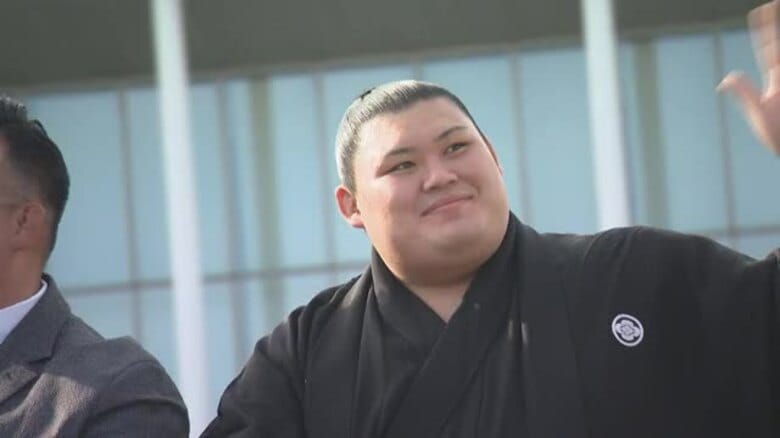 【速報】大の里が琴櫻を破り初日から13連勝で2場所連続優勝…横綱昇進確実に｜FNNプライムオンライン