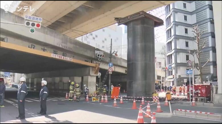 梅田の路上に突如“巨大鉄パイプ”出現で大混乱　「物体が一気に立って何のことかさっぱり分からなかった」　朝の通勤時間帯、広い範囲で大きな影響　｜FNNプライムオンライン