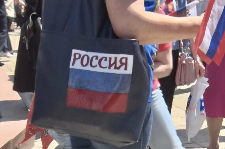 バッグにもロシア国旗