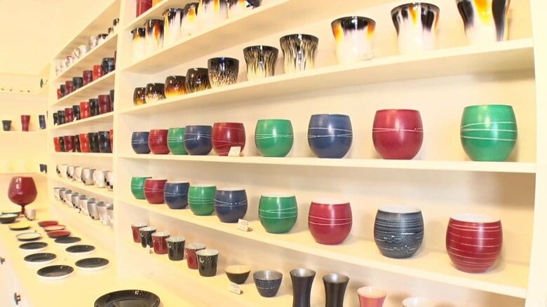 鮮やかなガラス漆器