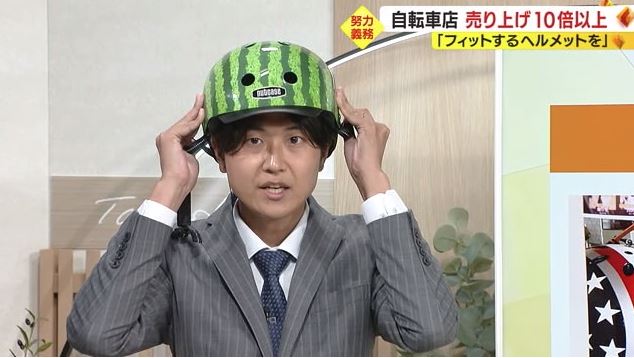 選び方のポイントを説明する小松建太アナウンサー