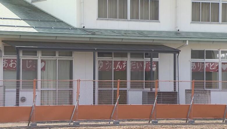 青木島遊園地に隣接する青木島児童センター（4月21日）