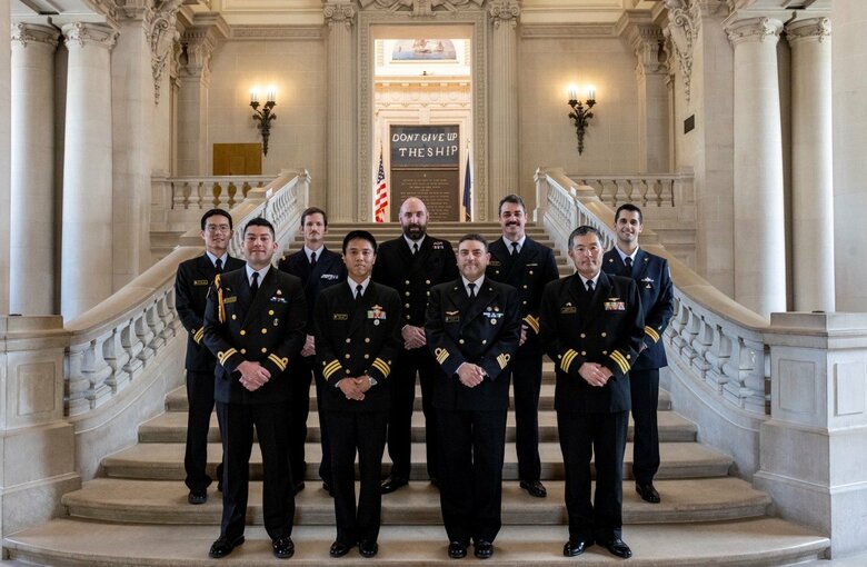 田浦氏と各国から派遣された教官